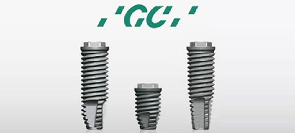 国内シェアトップクラスのGC社のインプラント